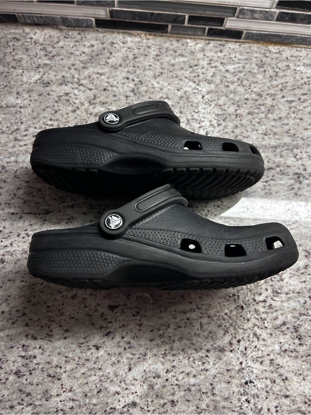 CROCS womens Classic Clog in Black size 6 - Picture 4 of 8